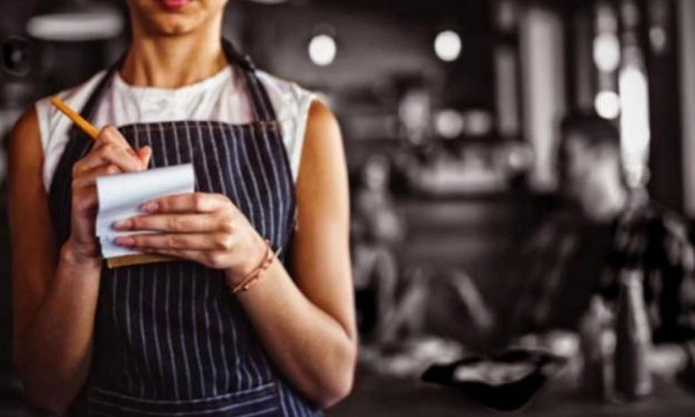 Πρόεδρος εργαζομένων στον τουρισμό: Εξώσεις, διακοπές ρεύματος και βερεσέ βιώνουν οι συνάδελφοι